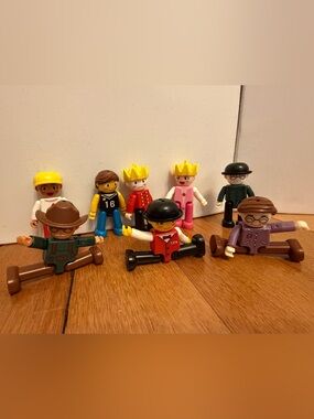 Picasso Tiles magnetic Figurine lot of 8 people! Bonus: w/assorted magnet tiles